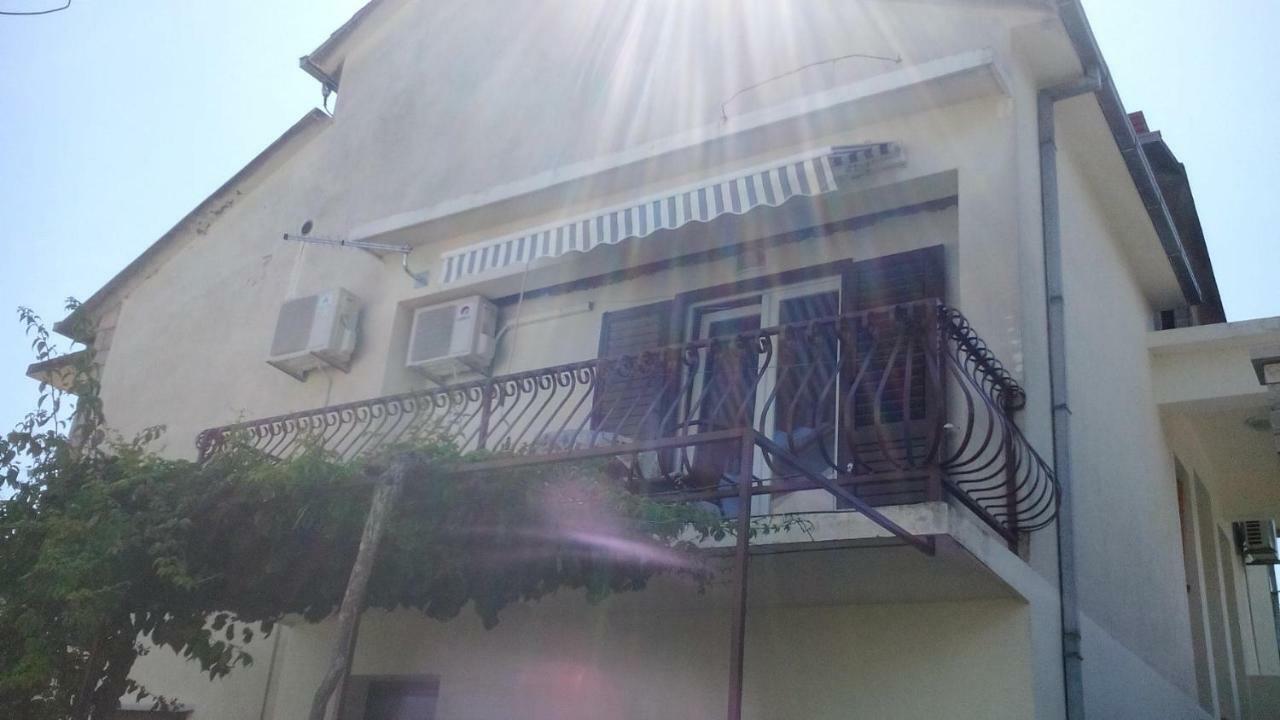Studio With Balcony Jelsa (Hvar) Exterior foto